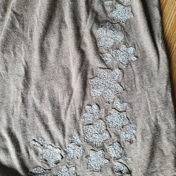 🌻2 for $6 GRG Created in Montreal summer top - Picture 4 of 6